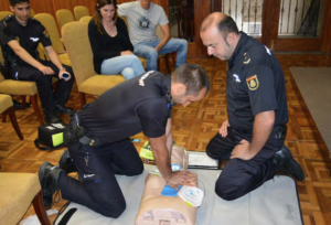 Lee más sobre el artículo España Salud cardioprotege las instalaciones de Policía Nacional en Cataluña